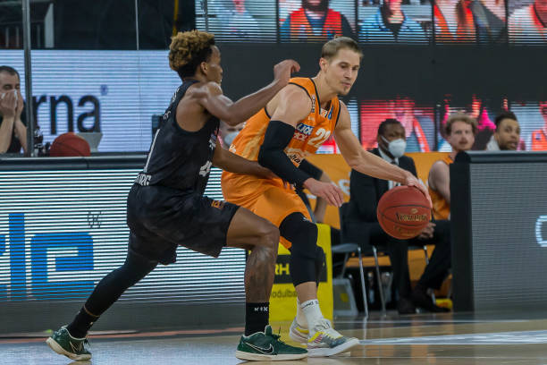 而另一些人 而另一些人