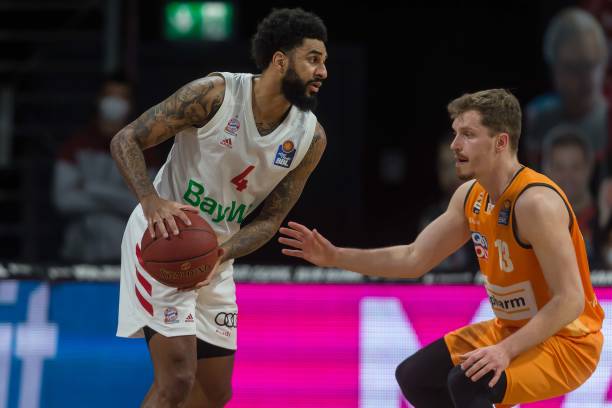 据上拔得头 据上拔得头